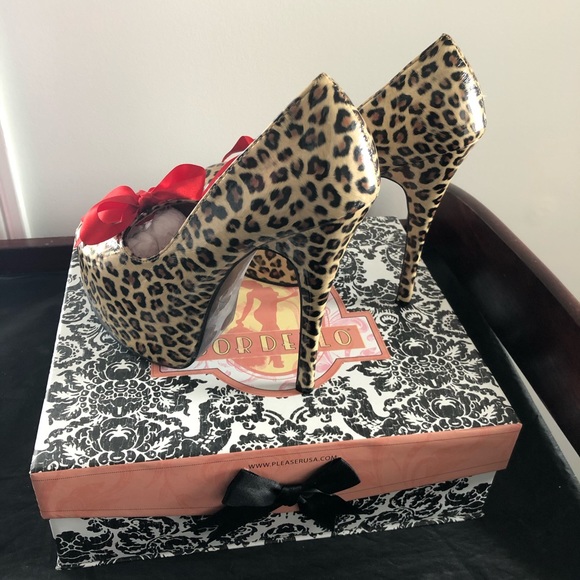 Leopard Print Stilettos - Picture 2 of 6